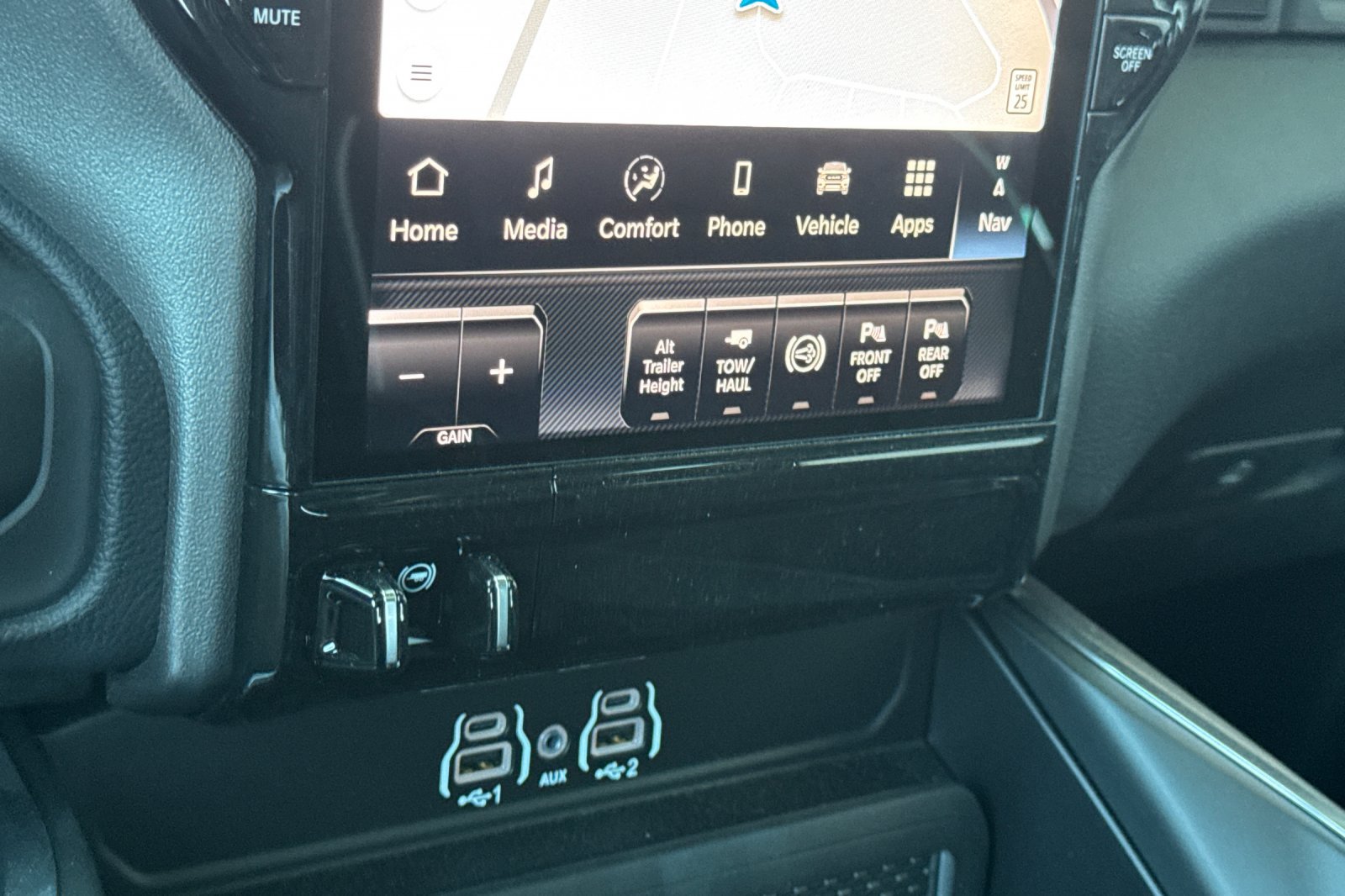 New 2026 RAM 3500 Laramie AWD/4WD image 19