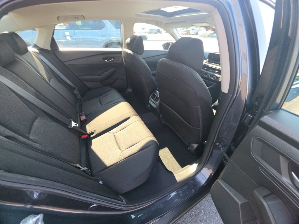 Used 2025 Honda Accord SE image 29