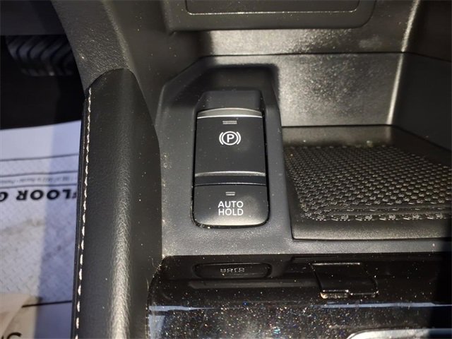 Used 2021 Nissan Kicks SR w/ SR Premium Package image 18