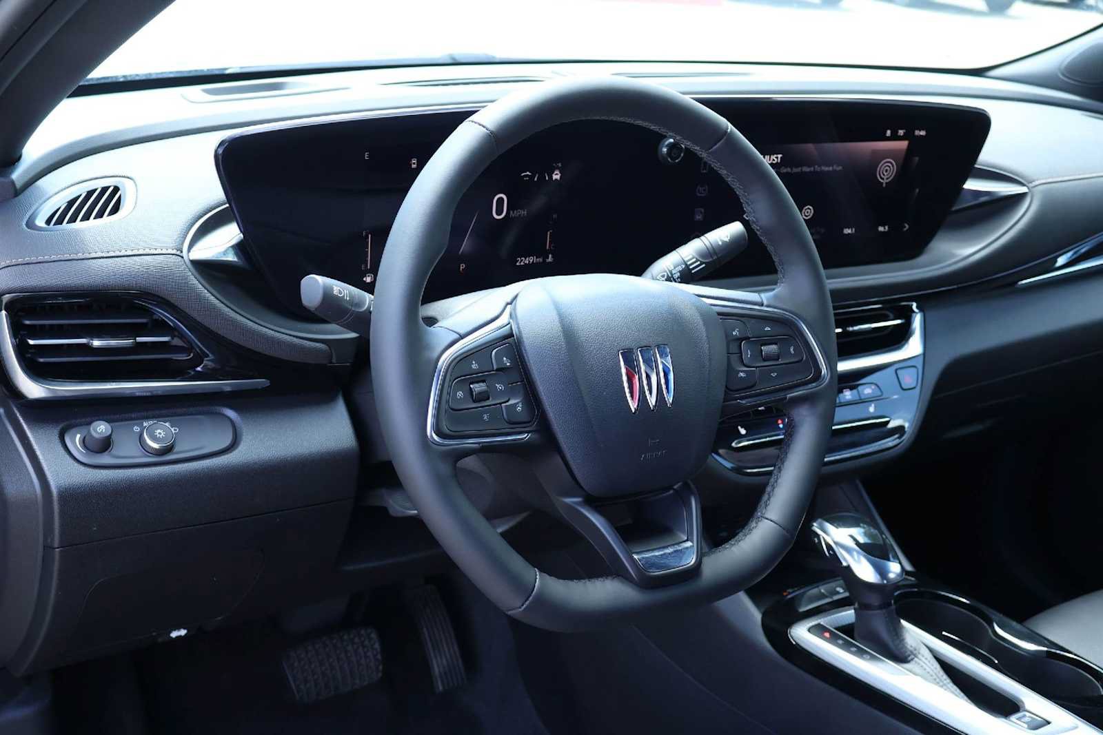 Used 2024 Buick Envista Avenir FWD image 2