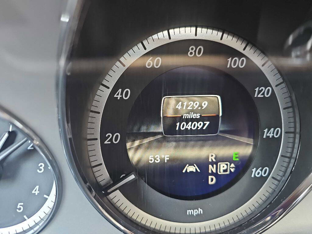 Used 2013 Mercedes-Benz E 350 4MATIC Sedan image 21