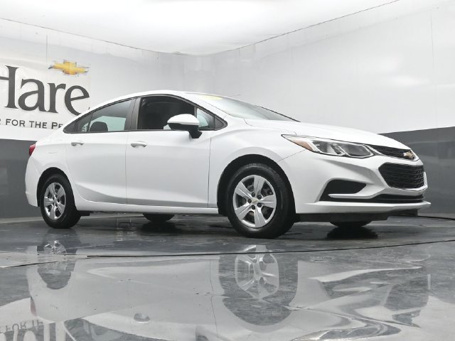 Used 2017 Chevrolet Cruze LS FWD image 2