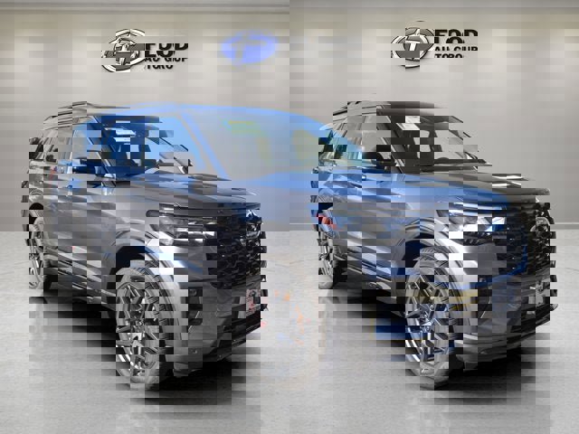 New 2026 Ford Explorer ST-Line w/ ST-Line Street Pack image 1