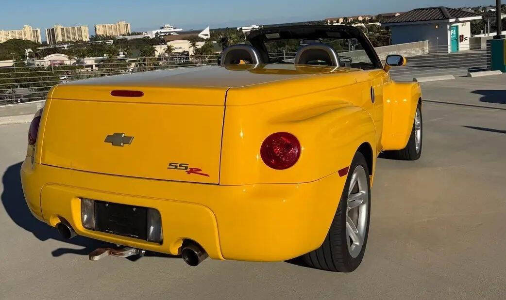 Used 2005 Chevrolet SSR LS 2dr Regular Cab Convertible w/ Preferred Equipment Group RWD image 6