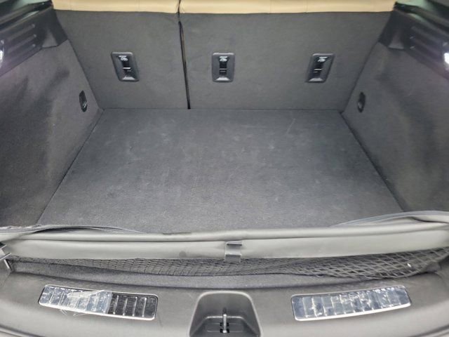 Used 2024 Cadillac XT4 Luxury w/ Cold Weather Package FWD image 9