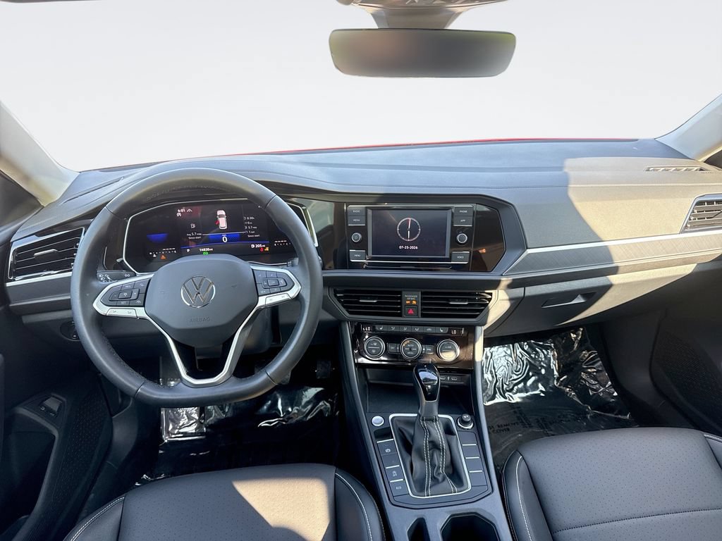 Used 2024 Volkswagen Jetta SE FWD image 23