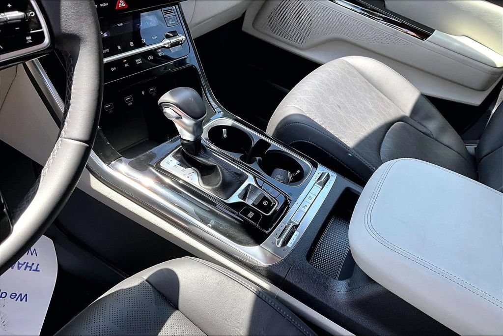 Certified 2024 Kia Carnival SX FWD image 10