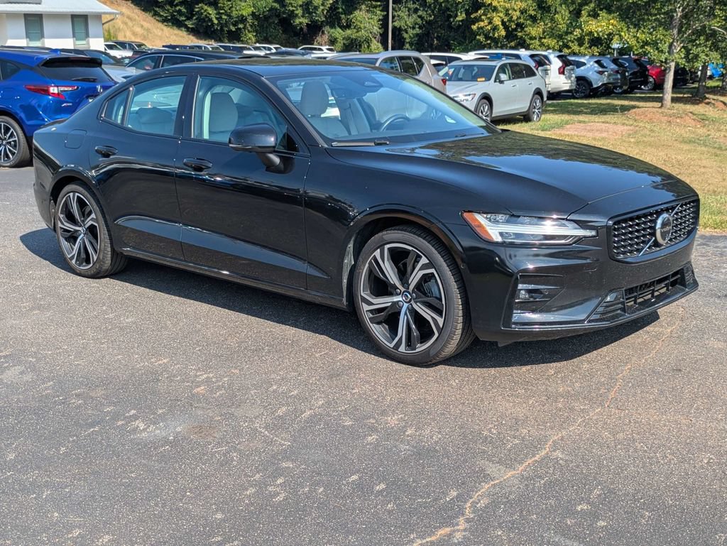 Certified 2024 Volvo S60 B5 Plus w/ Protection Package Premier FWD image 8