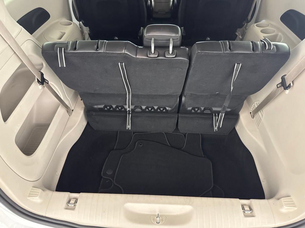 Used 2024 Chrysler Pacifica Touring-L FWD image 30