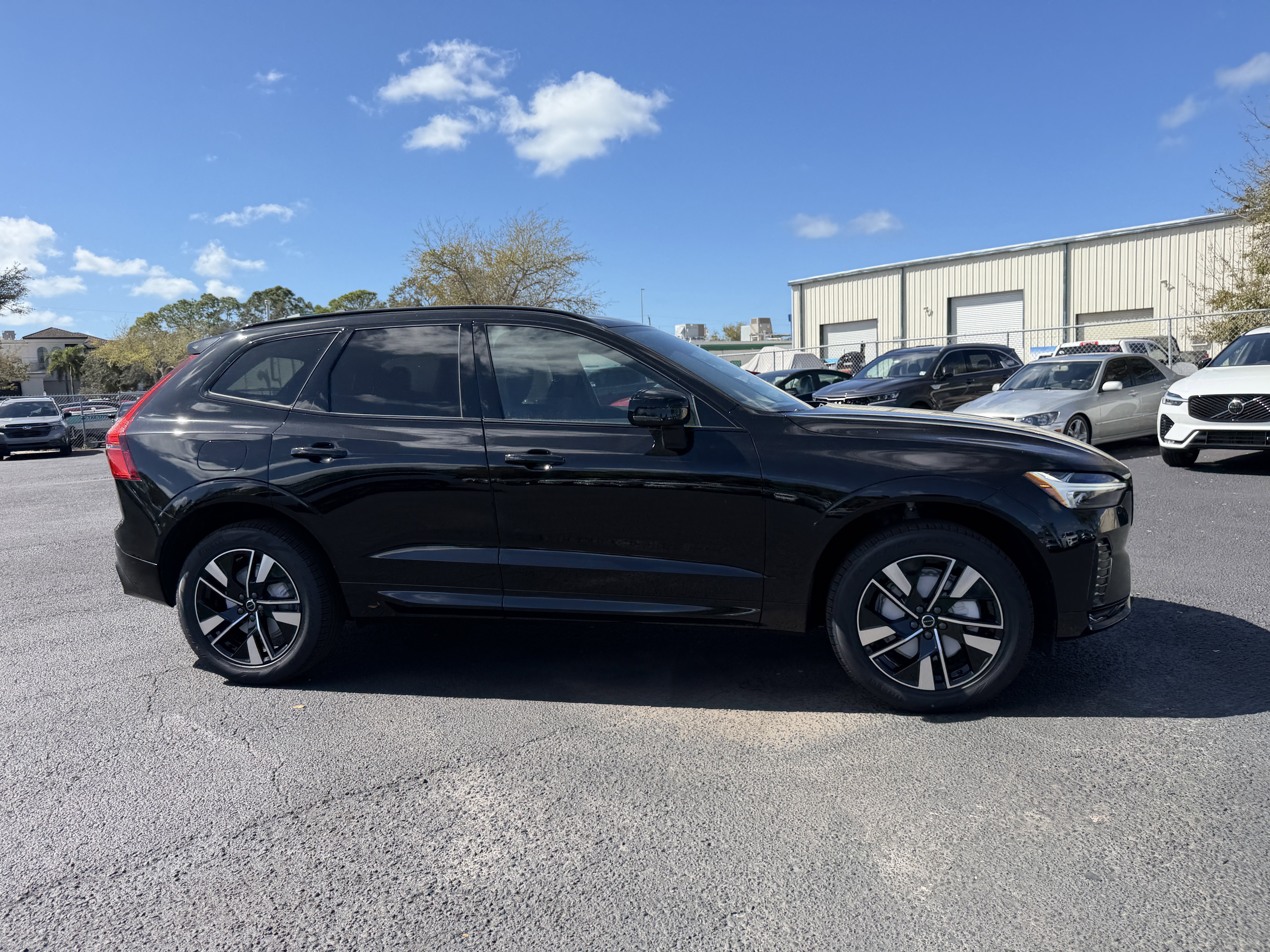 New 2026 Volvo XC60 B5 Core w/ Protection Package AWD/4WD image 2