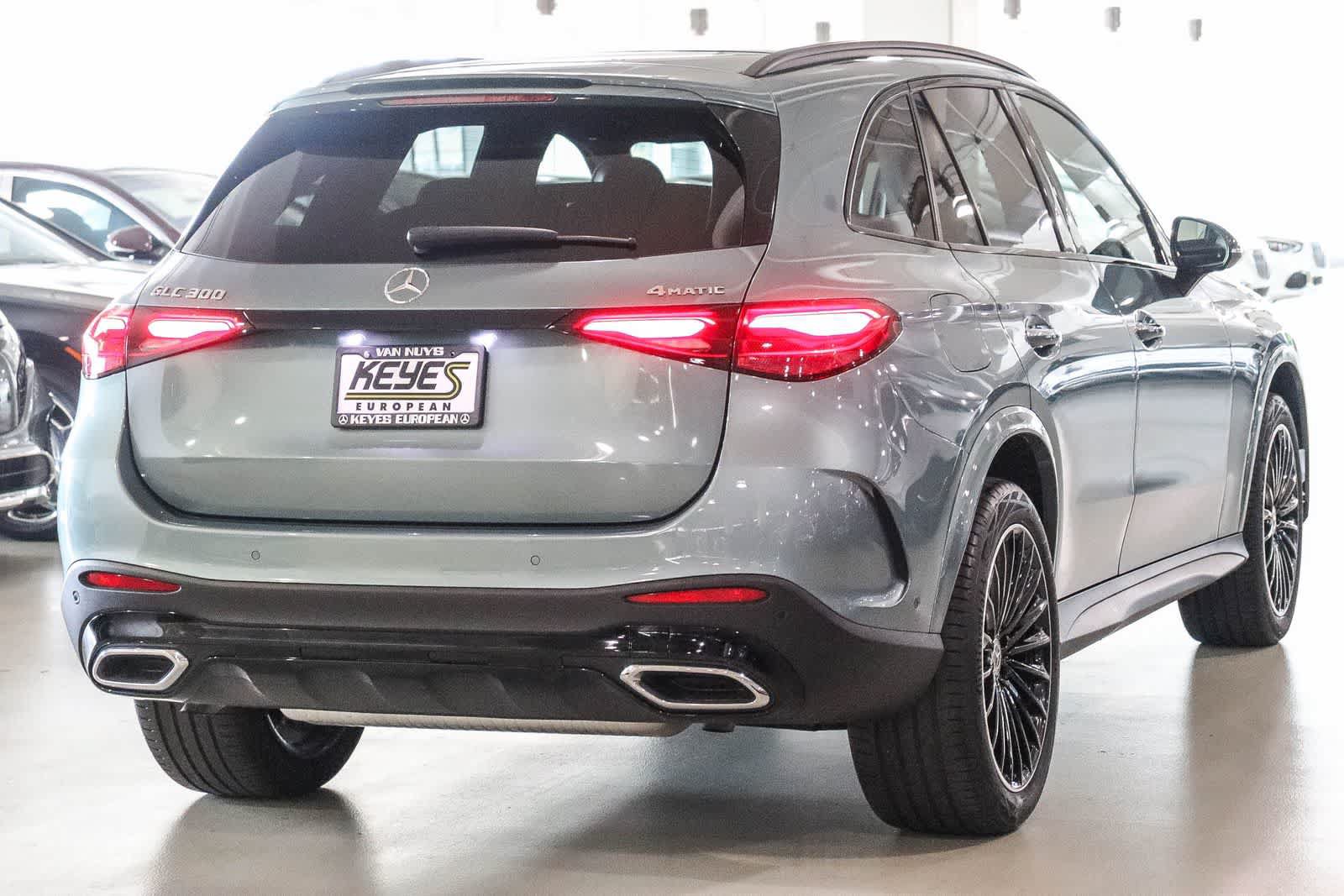 Used 2025 Mercedes-Benz GLC 300 4MATIC image 4