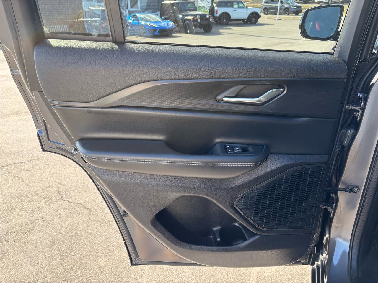 Used 2024 Jeep Grand Cherokee Altitude AWD/4WD image 18