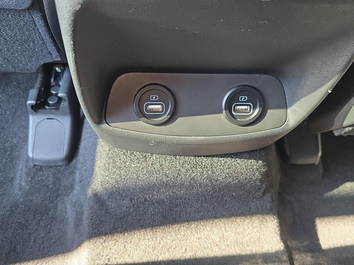 Used 2023 Hyundai Santa Fe SEL image 11