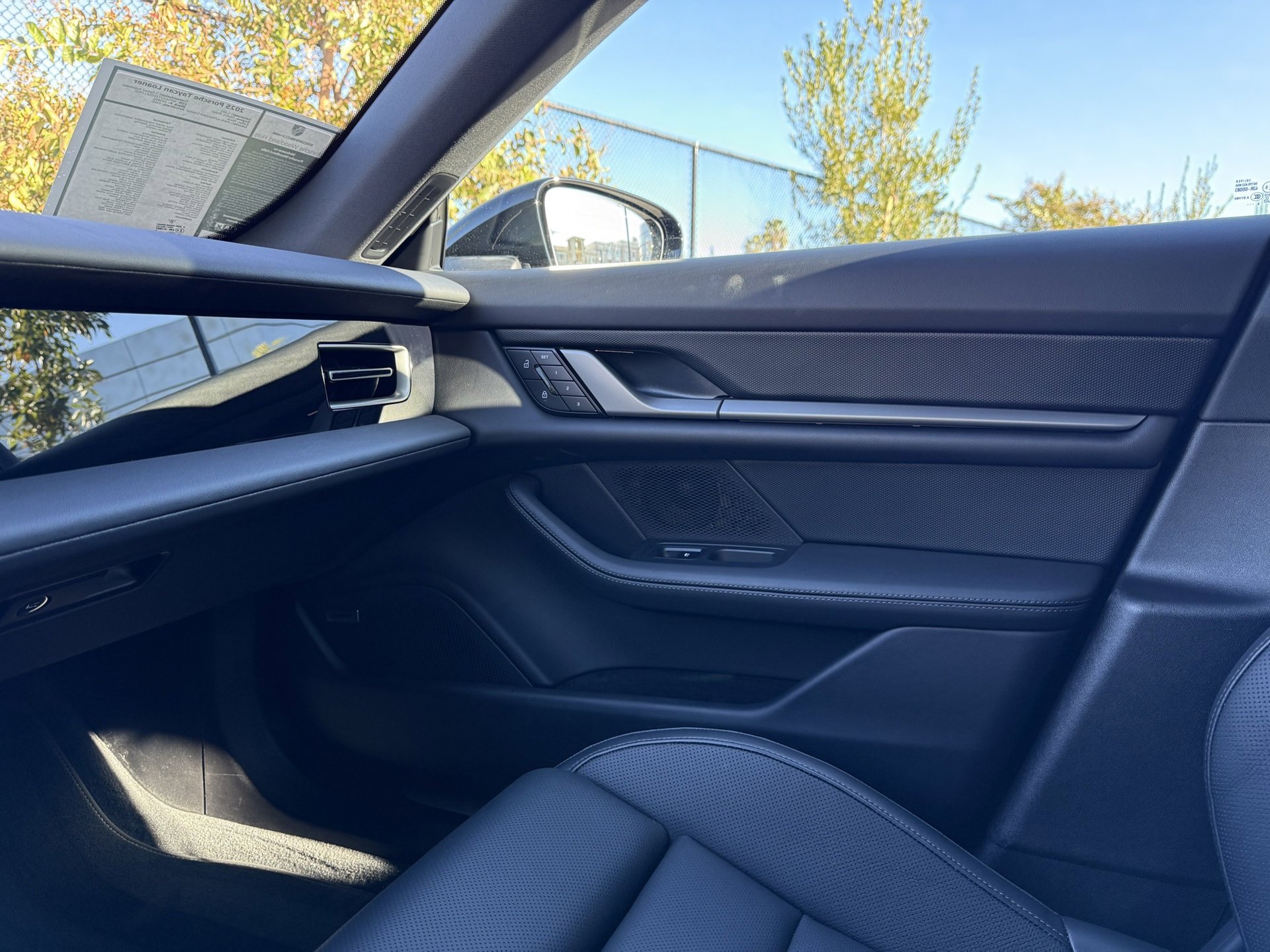 Used 2025 Porsche Taycan image 23