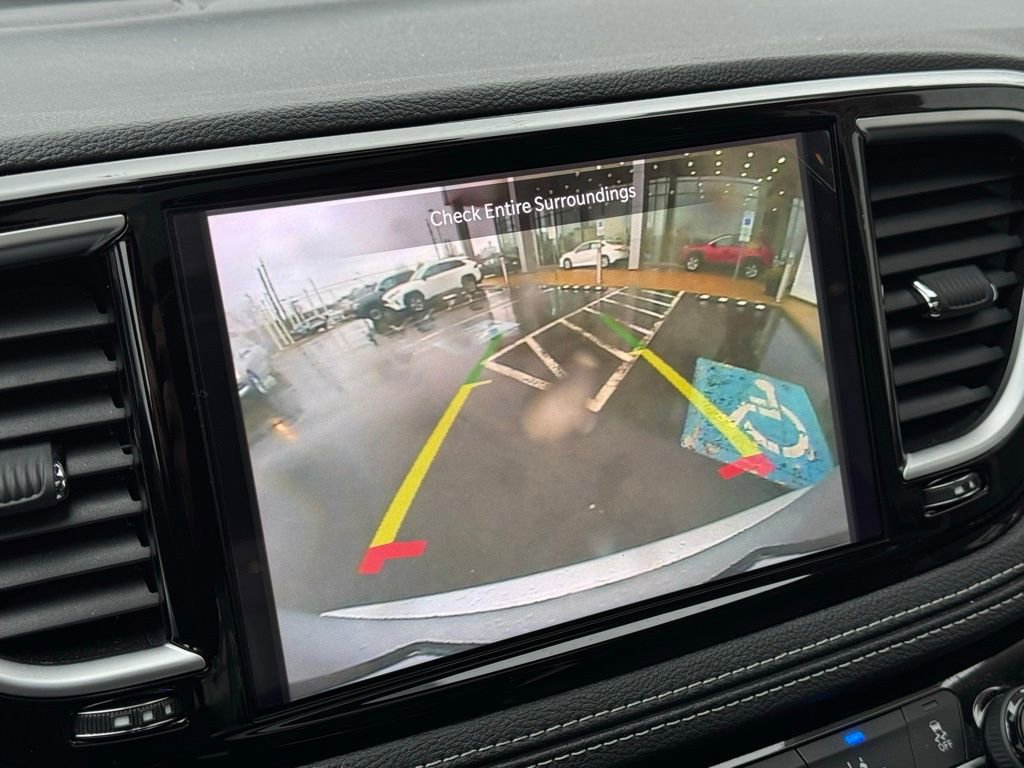 Used 2024 Chrysler Pacifica Limited image 45