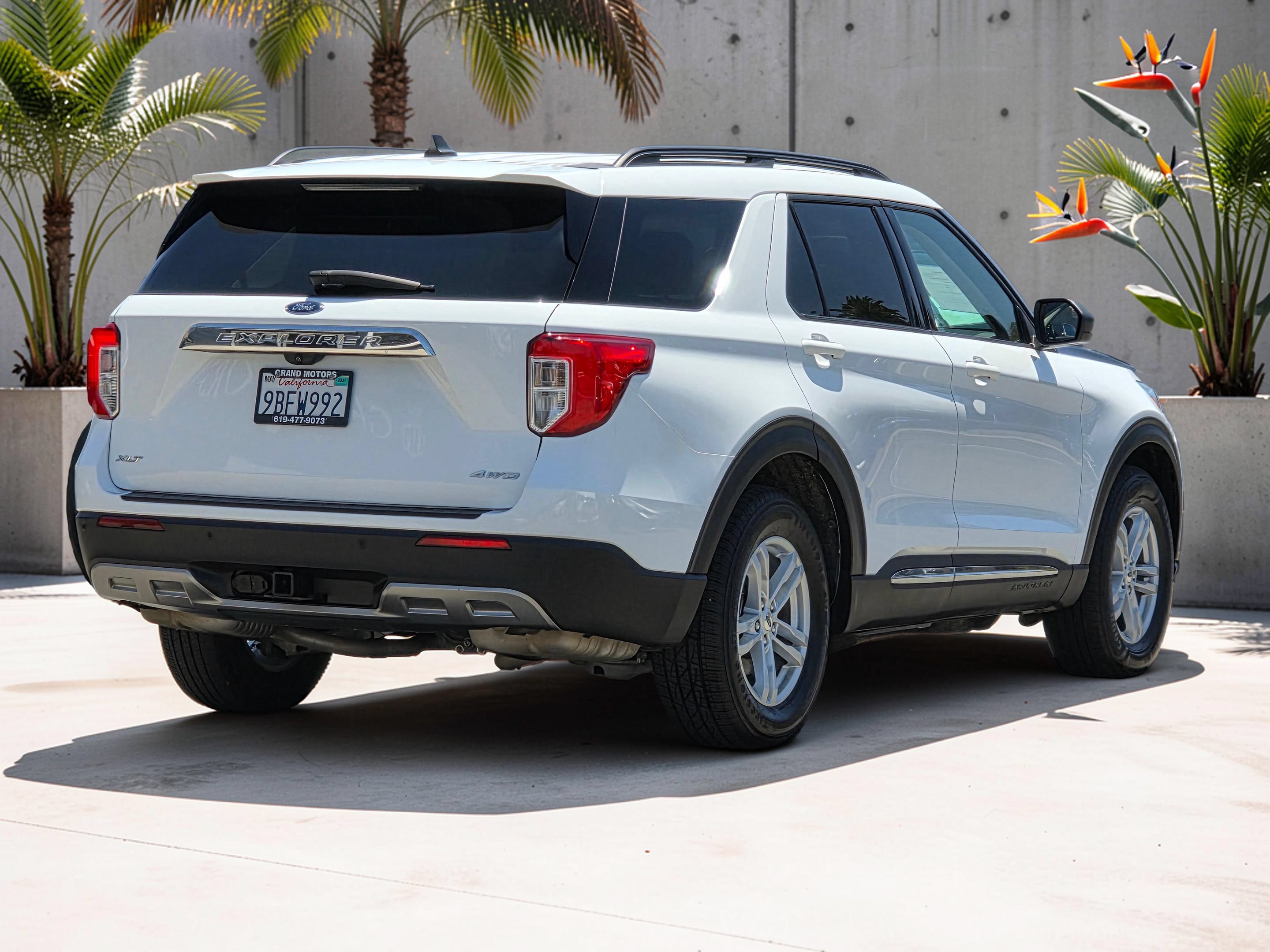 Used 2022 Ford Explorer XLT w/ Equipment Group 202A AWD/4WD image 6