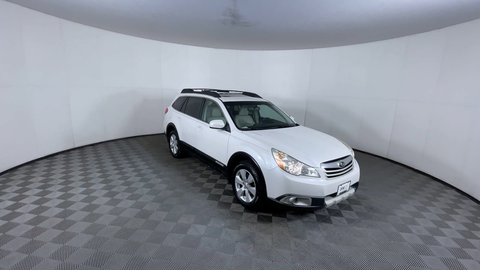 Used 2011 Subaru Outback 2.5i Limited AWD/4WD image 2