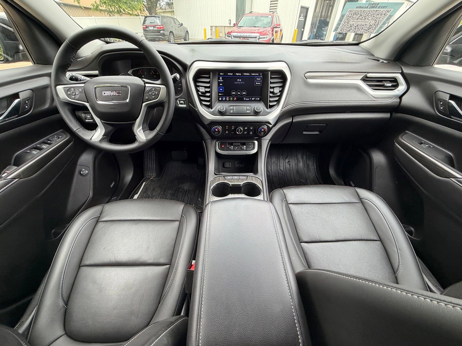 Used 2023 GMC Acadia SLT FWD image 25
