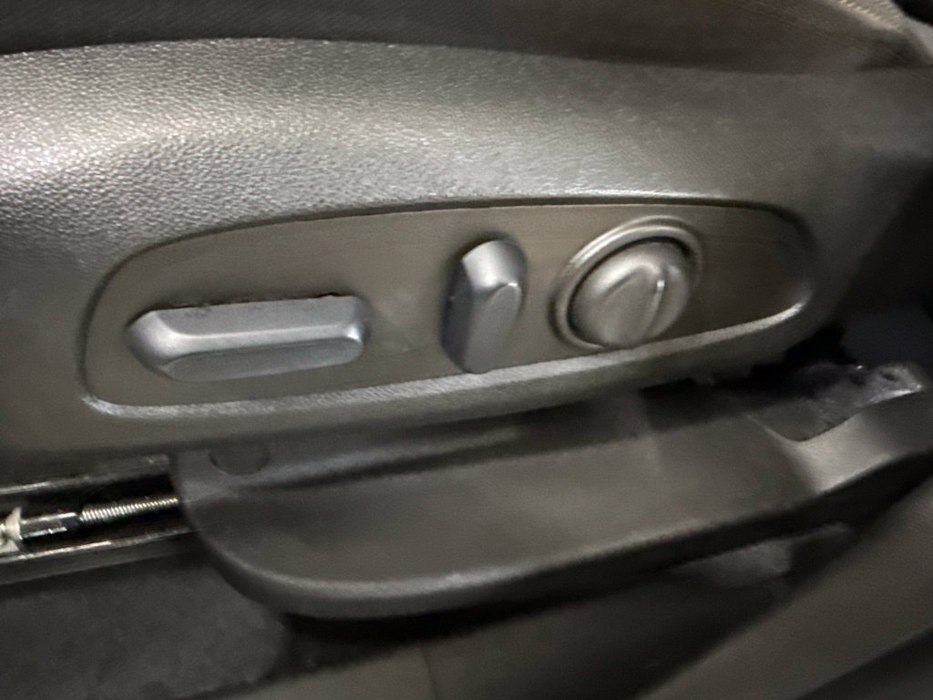 Used 2024 Chevrolet Equinox LT AWD/4WD image 24