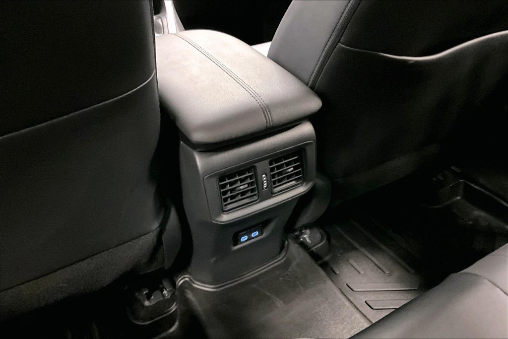 Used 2022 Toyota RAV4 XSE AWD/4WD image 30