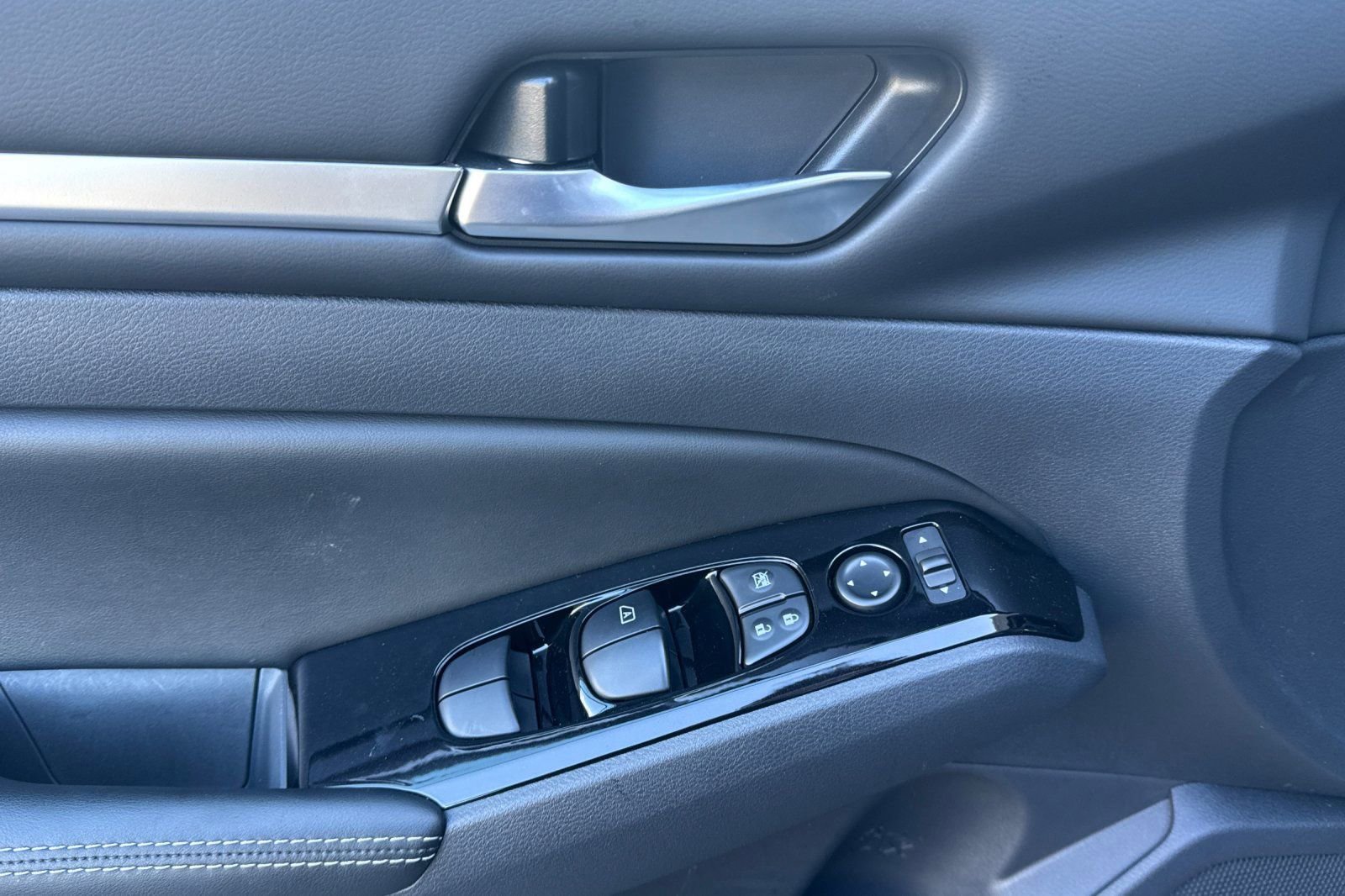 Used 2024 Nissan Altima 2.5 SL image 11