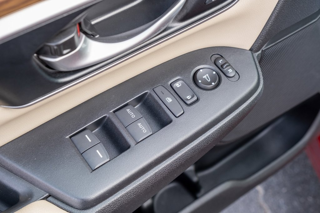 Used 2018 Honda CR-V Touring image 26