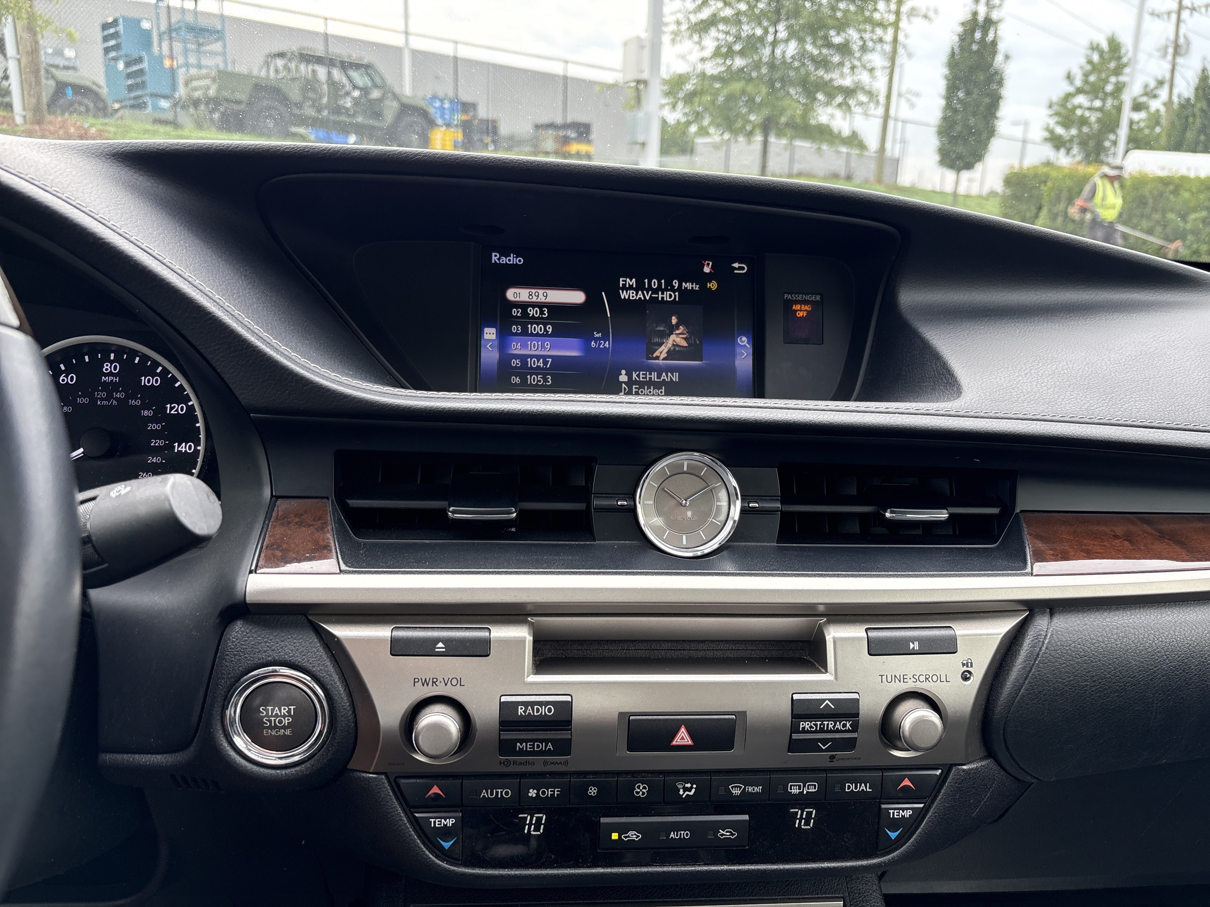 Used 2015 Lexus ES 350 w/ Premium Package FWD image 29