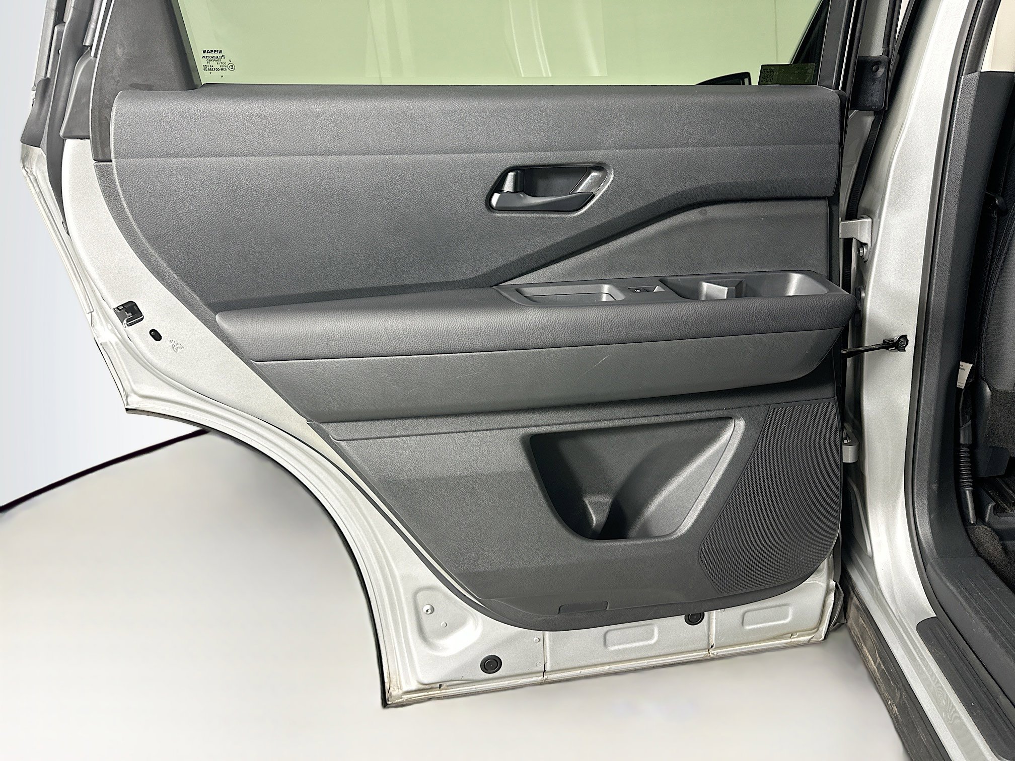 Used 2025 Nissan Pathfinder SV image 26