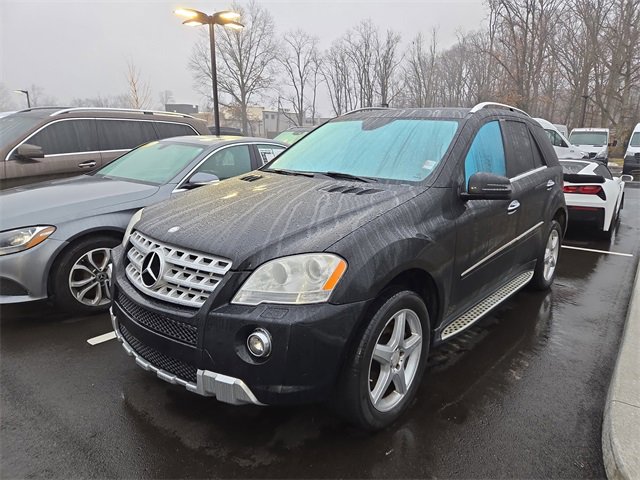 Used 2011 Mercedes-Benz ML 550 4MATIC image 3