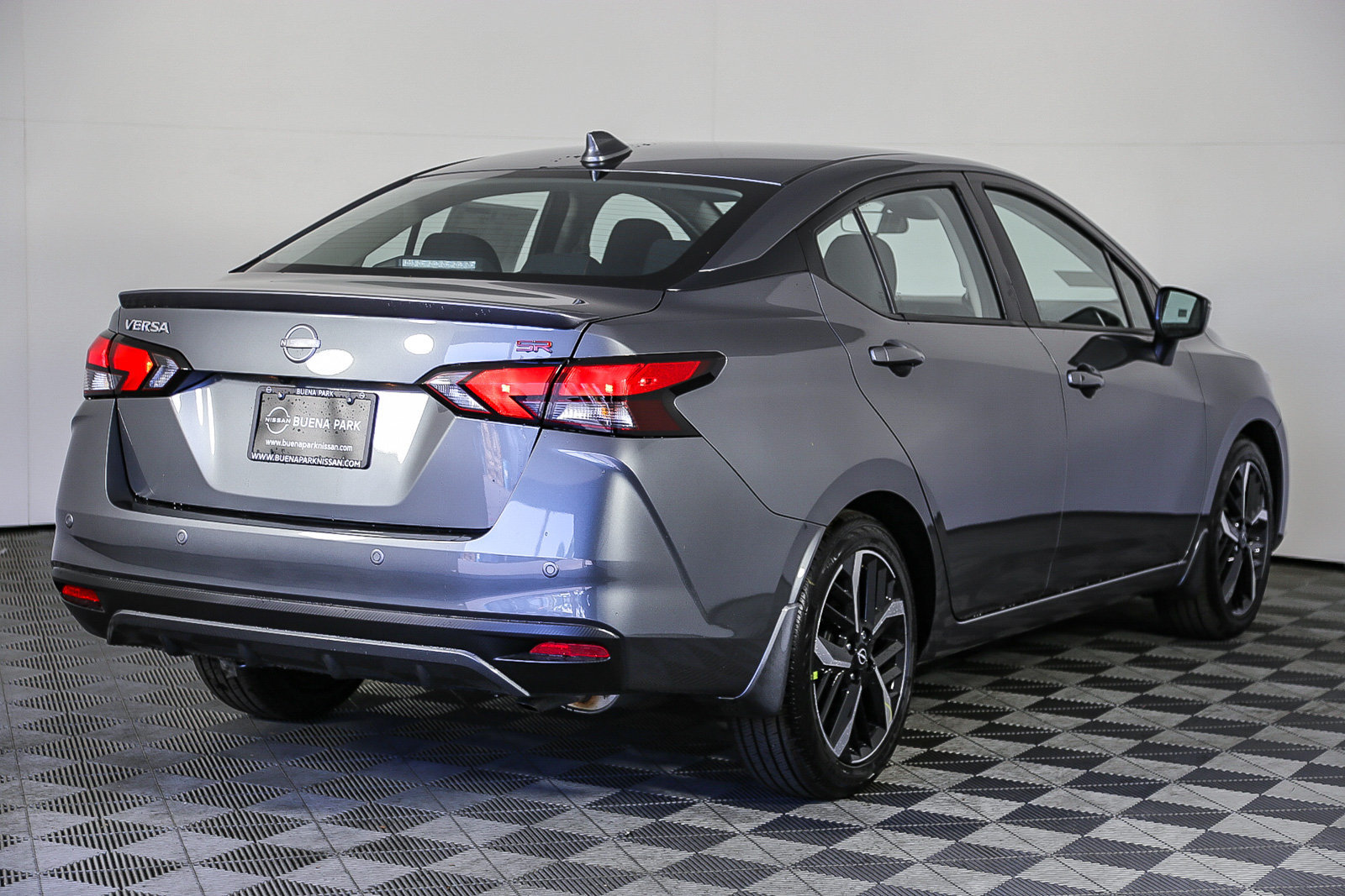 Used 2025 Nissan Versa SR w/ Trunk Package FWD image 9