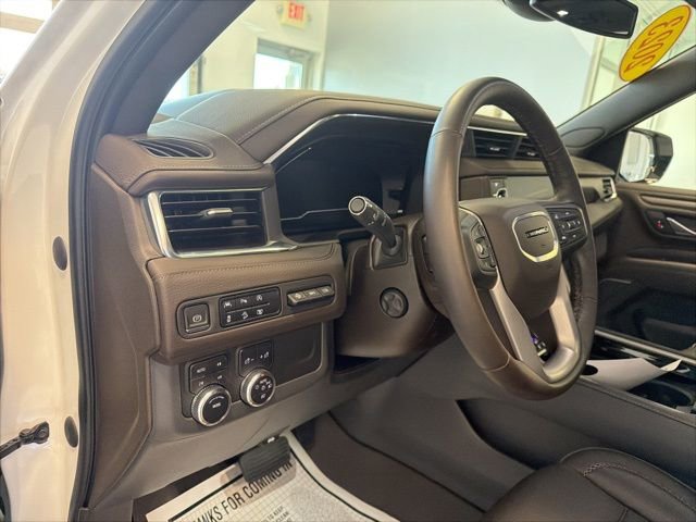 Used 2023 GMC Yukon Denali AWD/4WD image 29