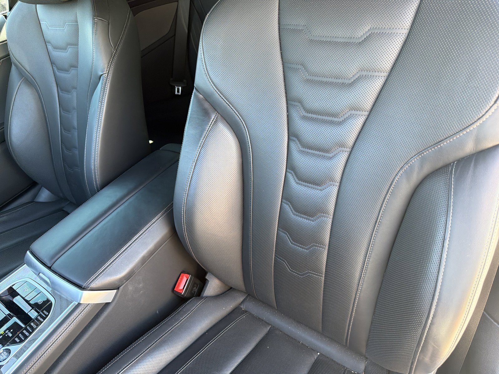 Used 2024 BMW 840i Convertible RWD image 16