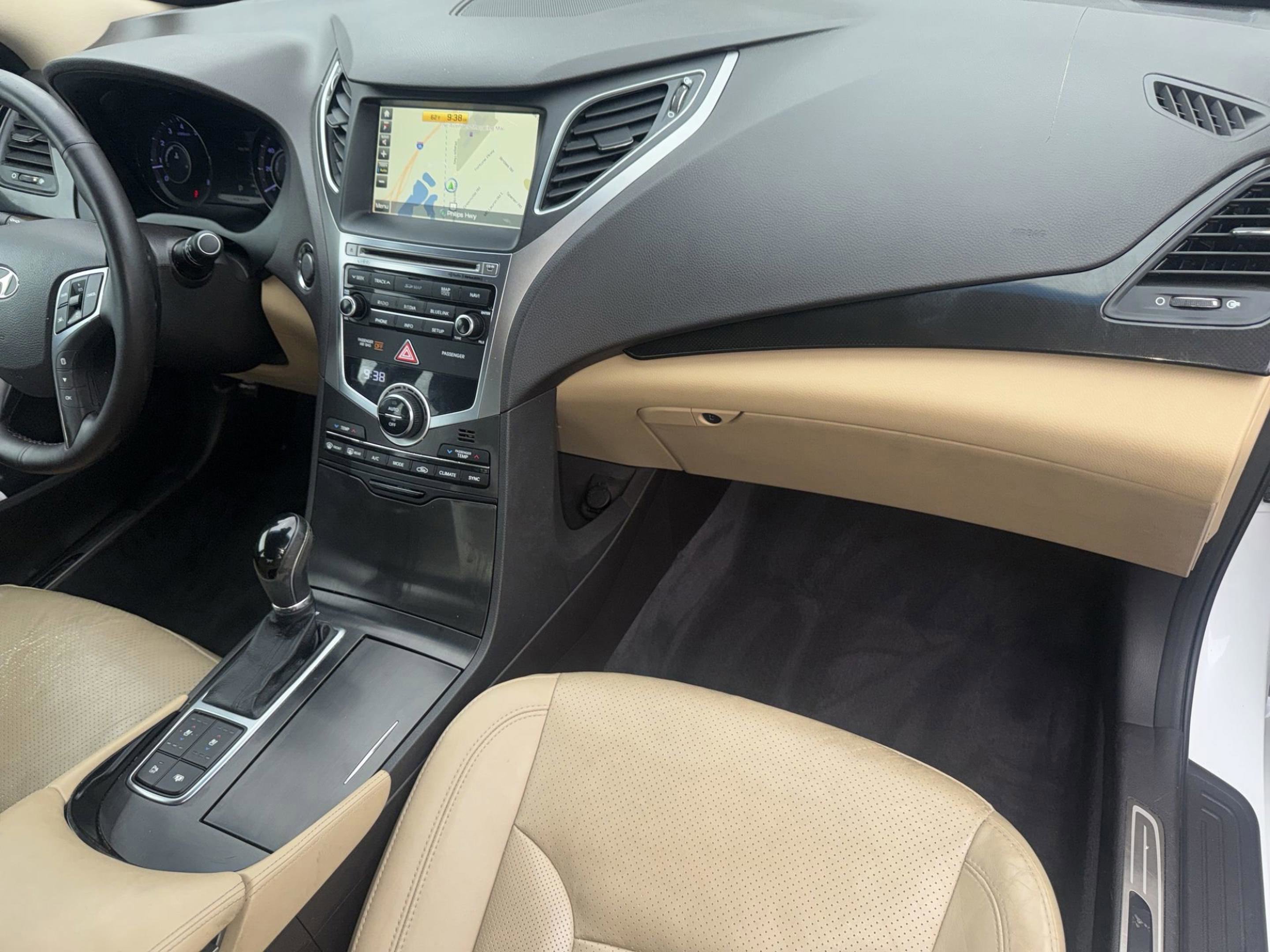 Used 2015 Hyundai Azera Limited image 11