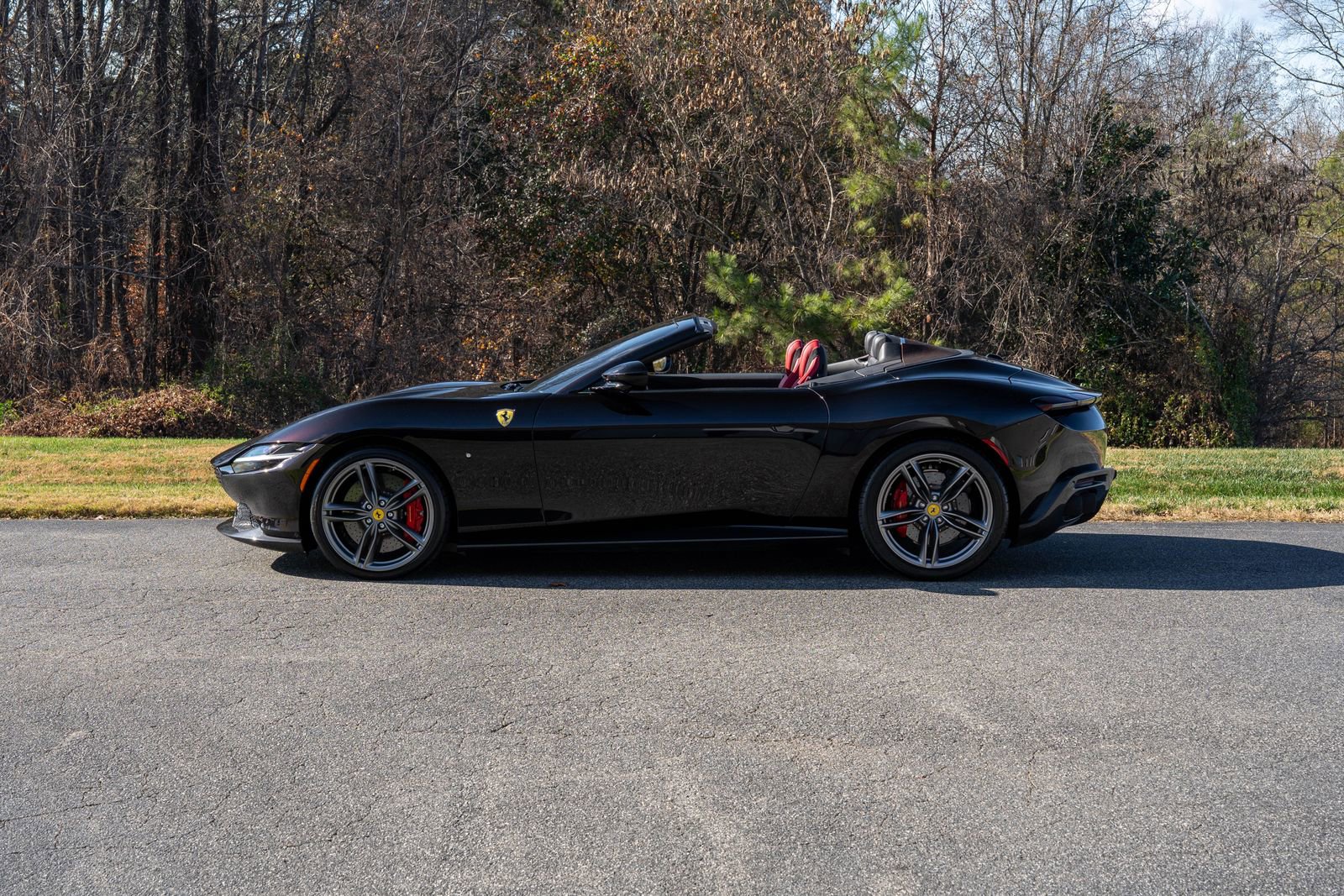 Certified 2024 Ferrari Roma Spider image 4