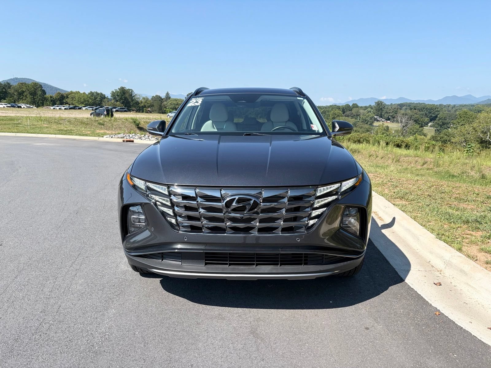 Used 2023 Hyundai Tucson Limited AWD/4WD image 2