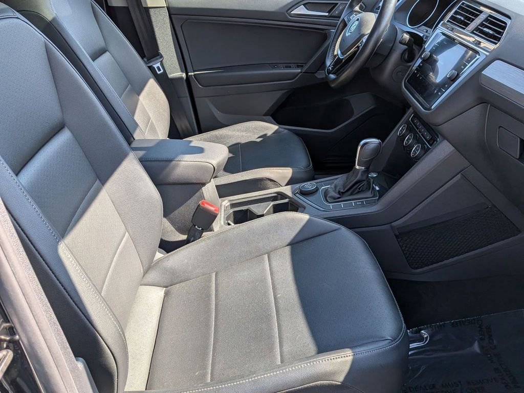 Used 2019 Volkswagen Tiguan SE w/ Panoramic Sunroof Package image 30