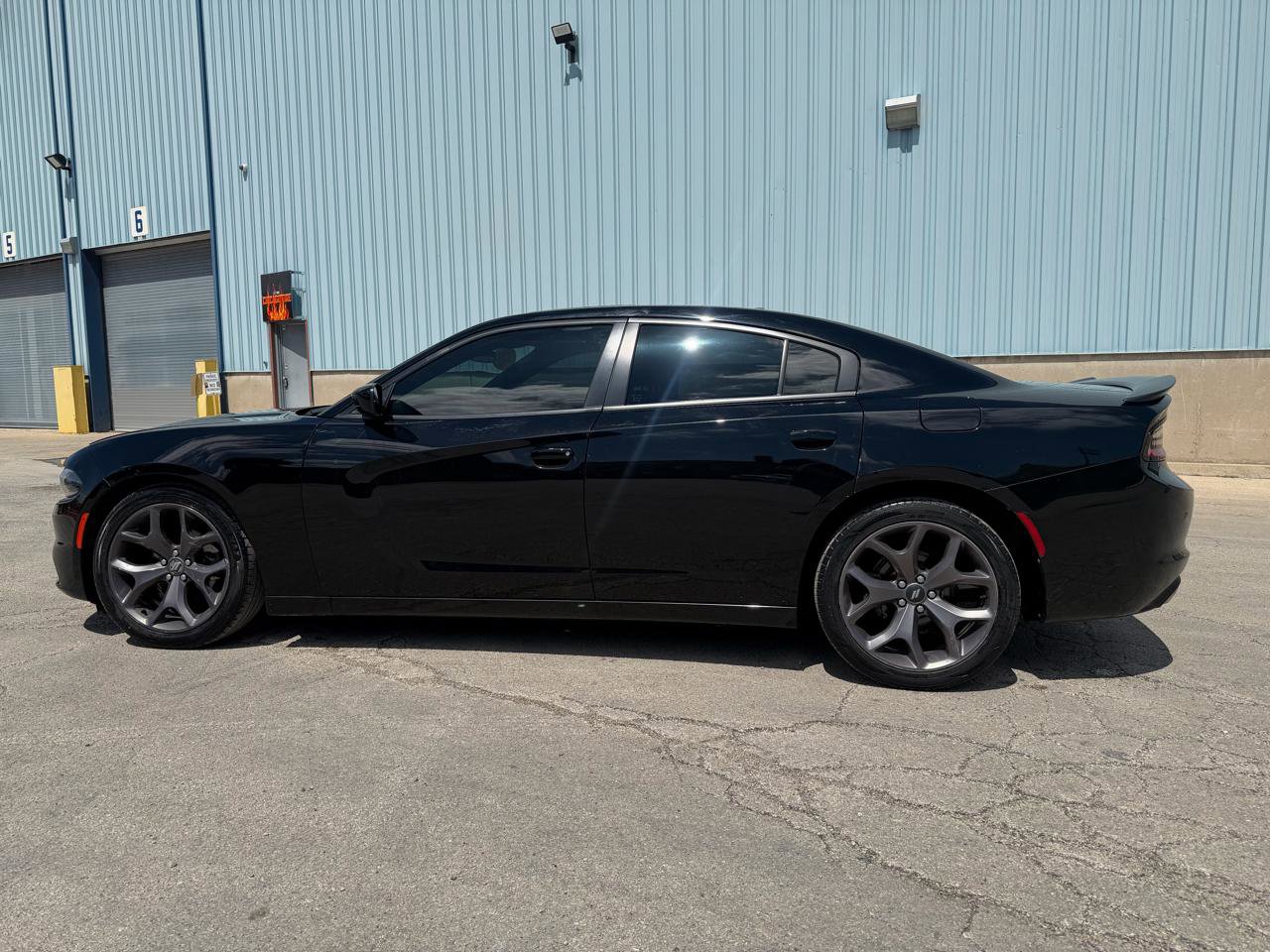 Used 2020 Dodge Charger SXT w/ Blacktop Package RWD image 10