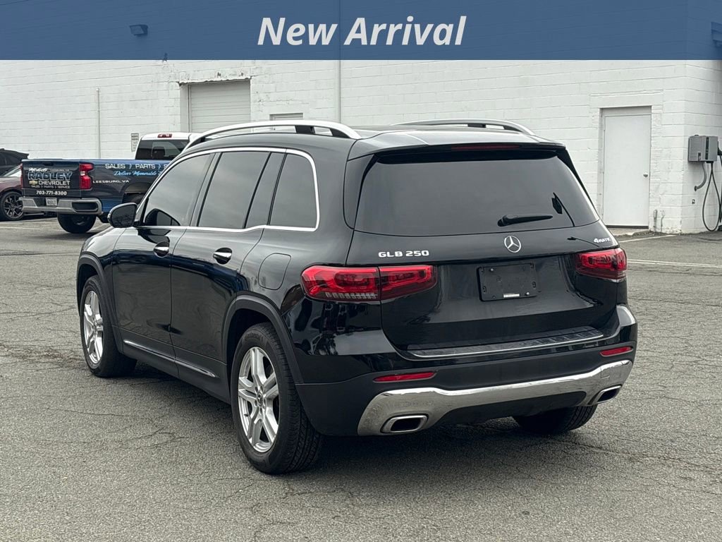Used 2022 Mercedes-Benz GLB 250 4MATIC image 2