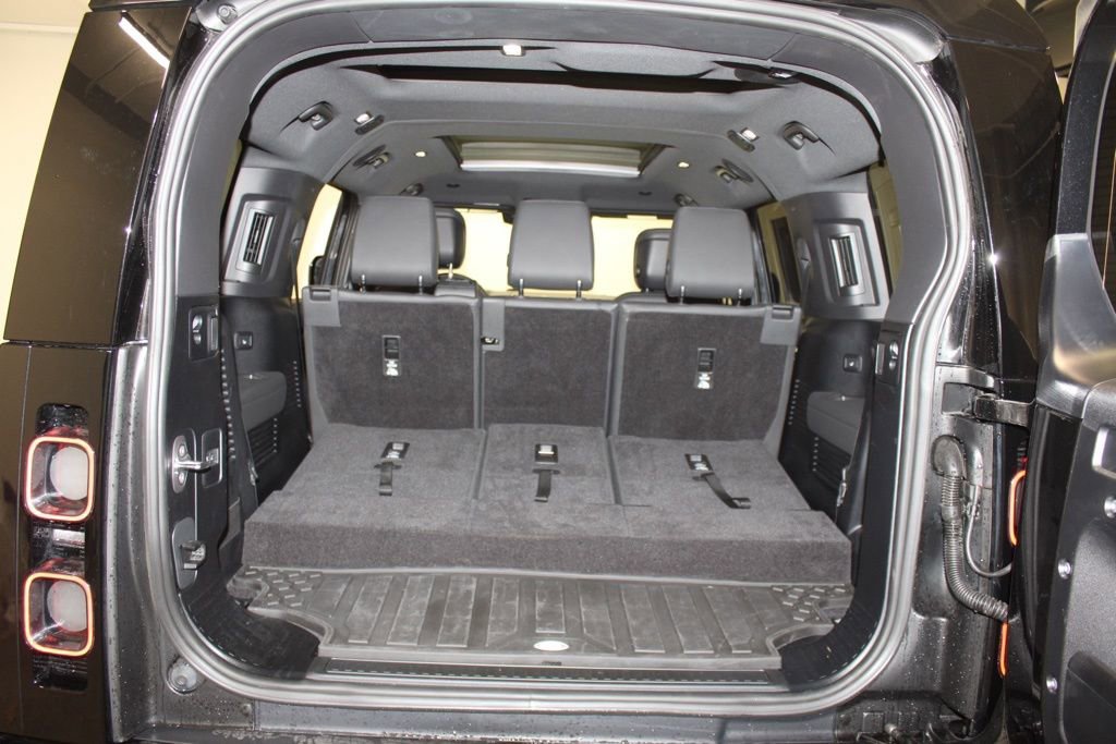 Certified 2024 Land Rover Defender 130 V8 image 41