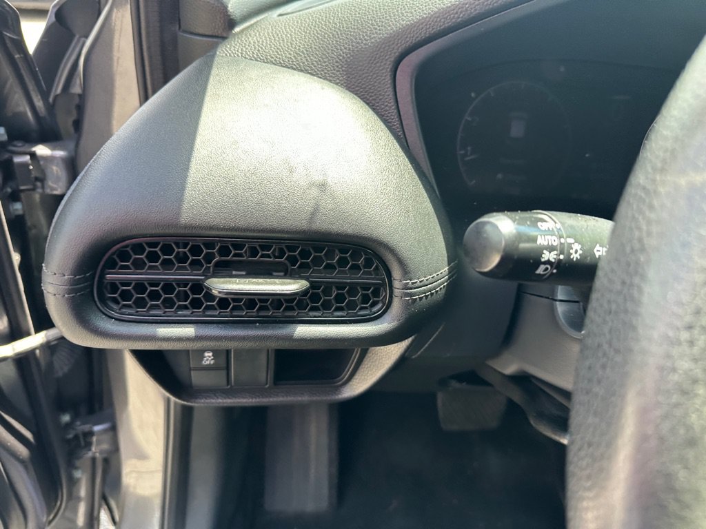 Used 2023 Honda HR-V LX image 13