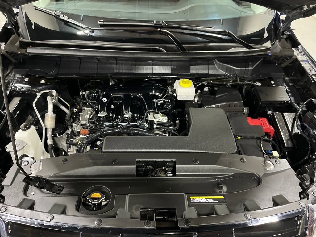 Used 2025 Nissan Pathfinder SV image 28