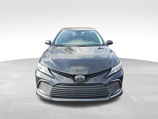 Used 2024 Toyota Camry LE image 9
