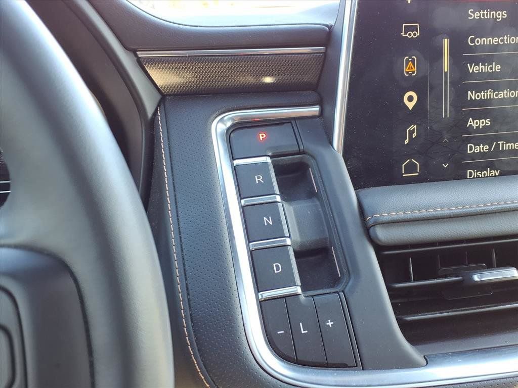 Used 2023 GMC Yukon AT4 w/ AT4 Premium Plus Package image 11