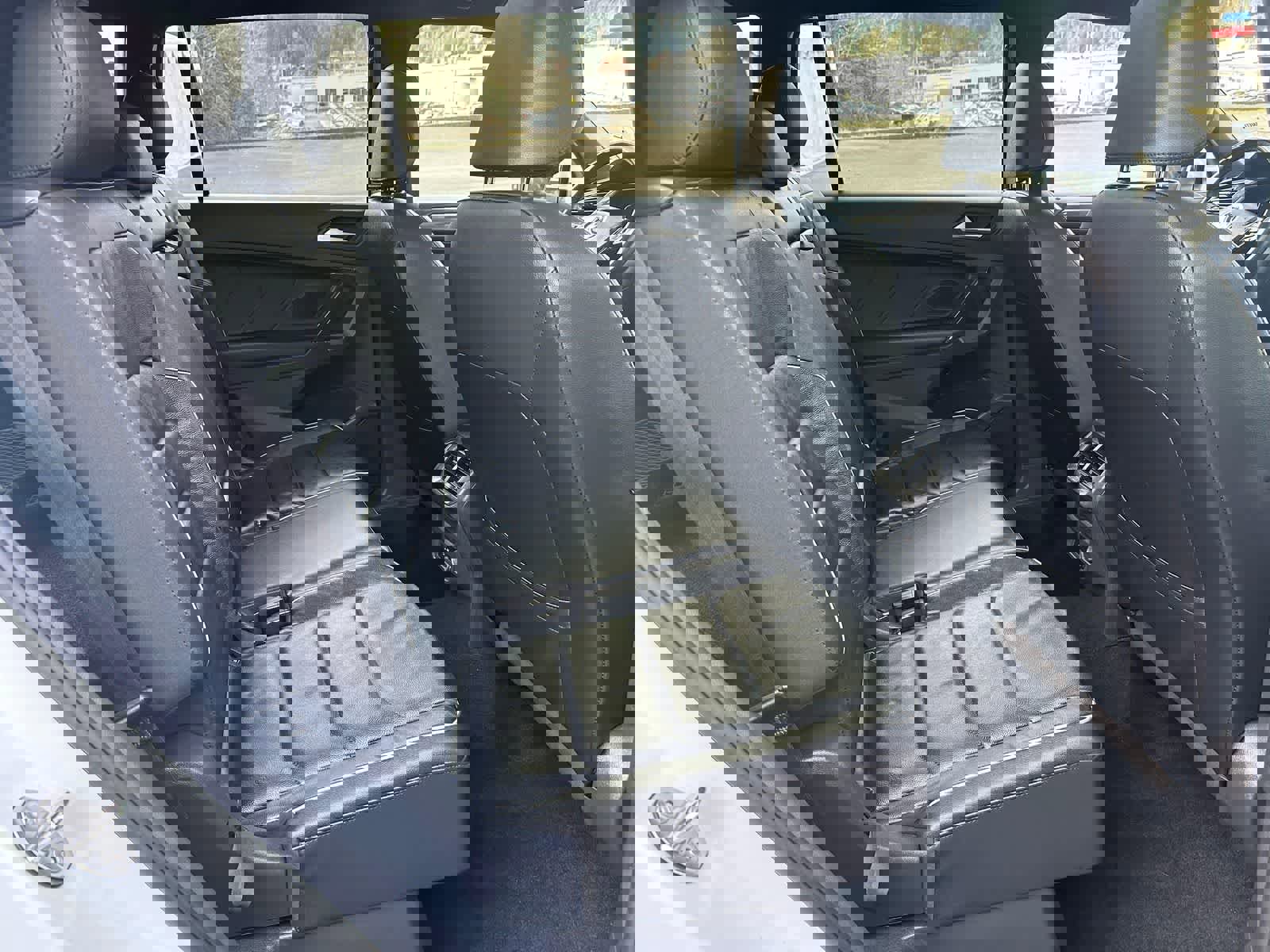 Used 2020 Volkswagen Tiguan SEL Premium R-Line w/ 3rd Row Seat Package image 12