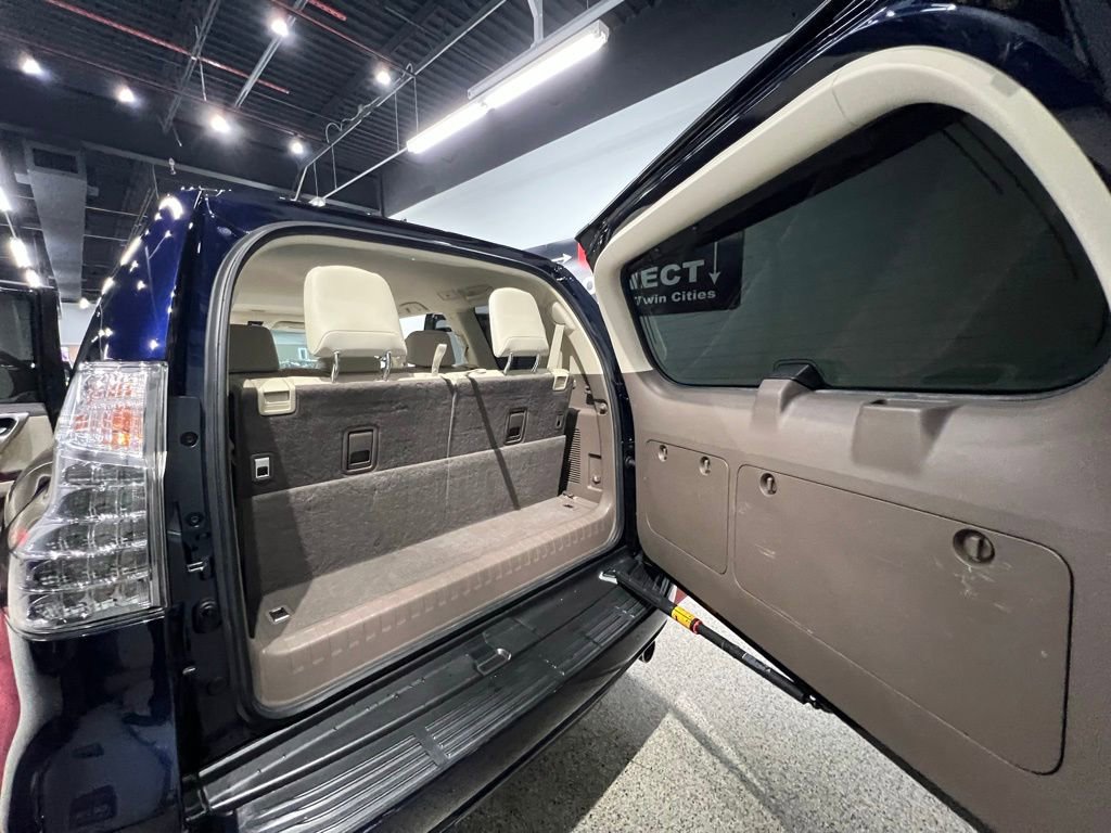 Used 2018 Lexus GX 460 Premium w/ Premium Package image 56