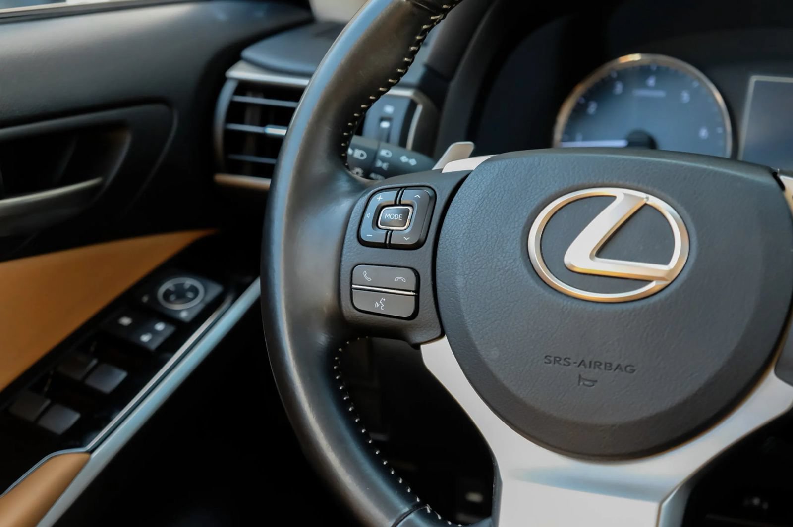 Used 2018 Lexus IS 300 AWD w/ Premium Package image 23