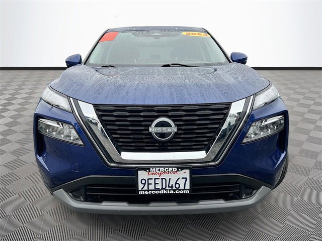 Used 2023 Nissan Rogue SV image 2