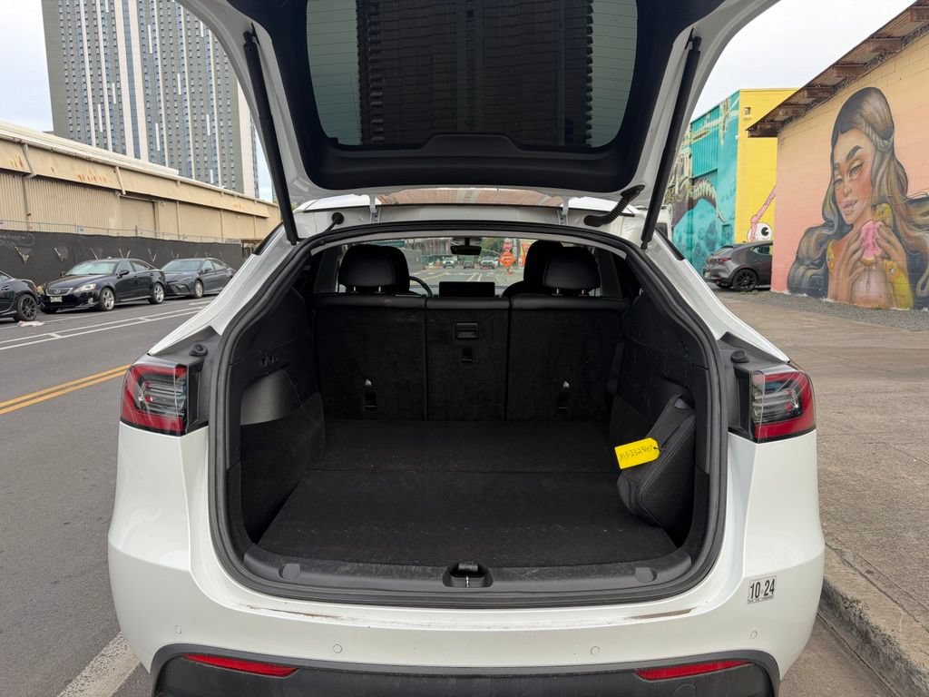 Used 2021 Tesla Model Y Long Range AWD/4WD image 18