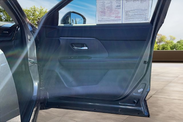 Certified 2026 Nissan Kicks SR FWD image 27