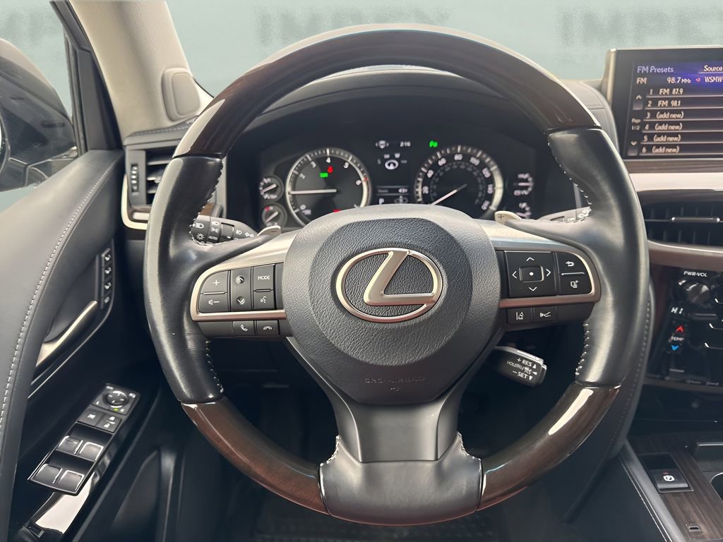 Used 2021 Lexus LX 570 4WD w/ Luxury Package image 16